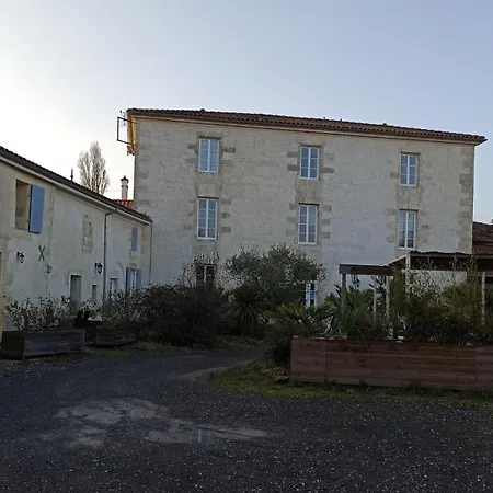 D'hotes -- Le Clos De 3* Gémozac