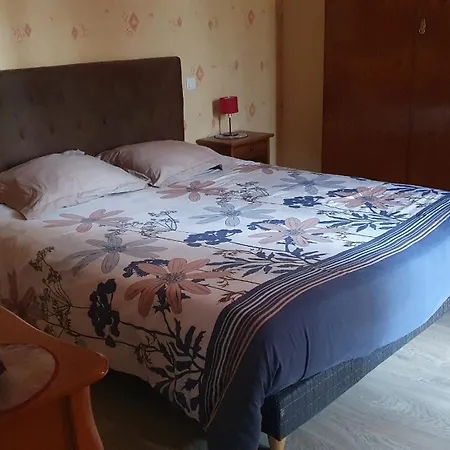 D'hotes -- Le Clos De לינה וארוחת בוקר Gémozac