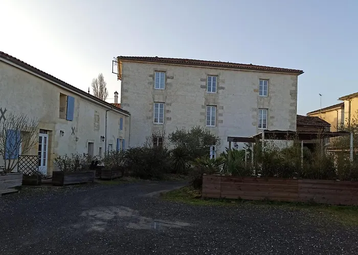 D'hotes -- Le Clos De 3* Gemozac