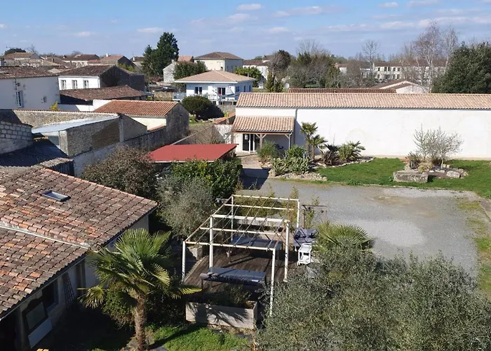 D'hotes -- Le Clos De Отель типа 